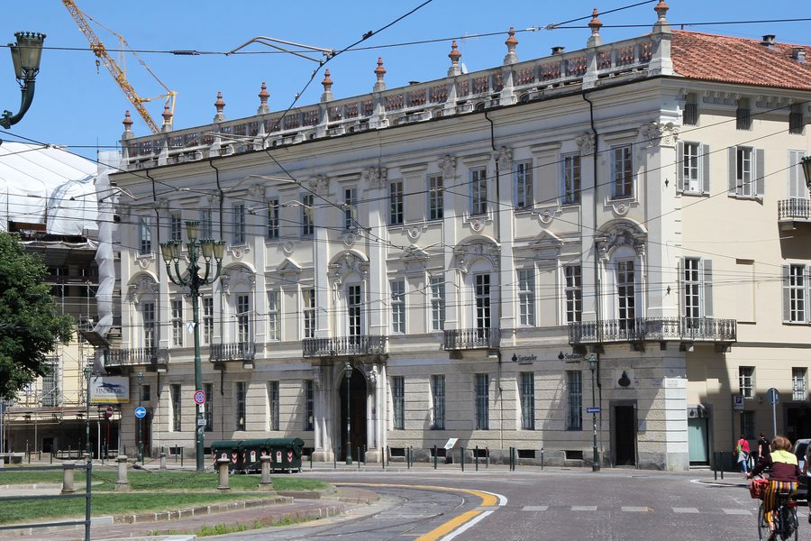 File:Palazzo Roero di Guarene, piazza Carlo Emanuele, Turin, Italy.jpg