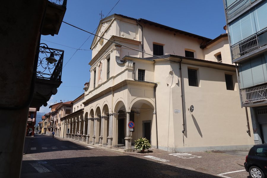 File:Serravalle Sesia Chiesa di San Giovanni Battista.jpg
