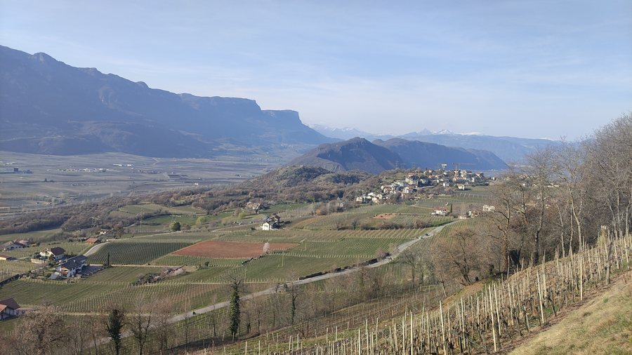 File:Vista da Gleno, Montagna - Sicht aus Glen, Montan.jpg