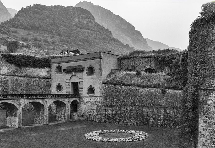 File:Forte Albertino, fort in Vinadio, Italy.jpg