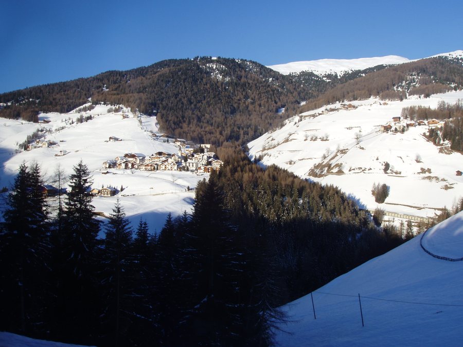 File:Antermoia in winter - panoramio.jpg