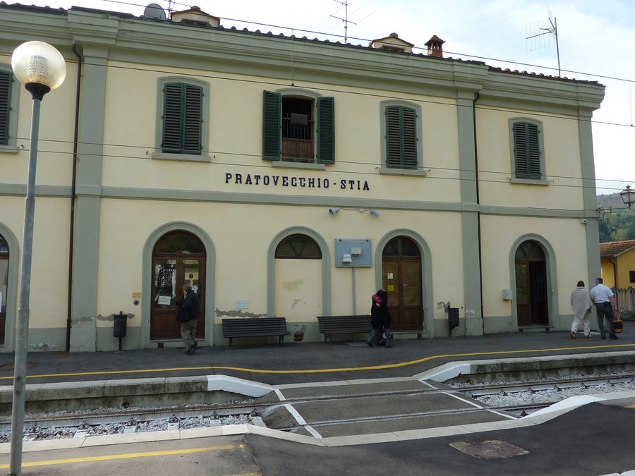 File:Pratovecchio - Stia station.JPG