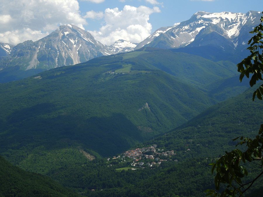 File:Nerito di Crognaleto (TE) - panorama.jpg