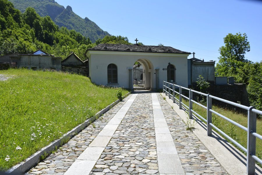File:Cimitero di Rimella 1.jpg