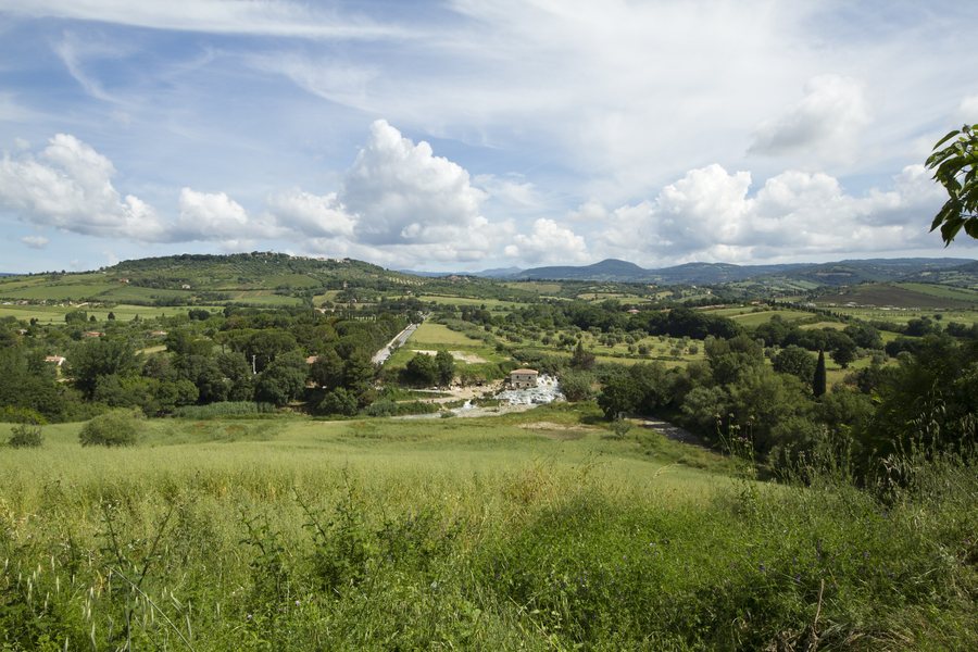 File:Saturnia, Manciano, Grosseto, Italy - panoramio.jpg