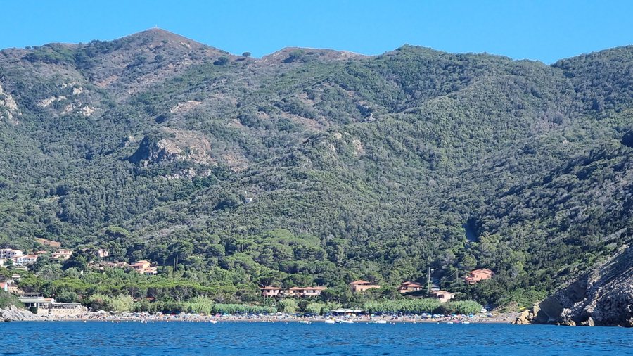 File:Spiaggia di Nisporto.jpg