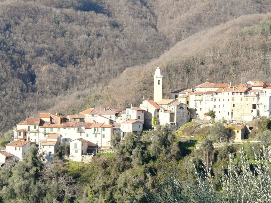 File:Casanova Lerrone-panorama Vellego.jpg