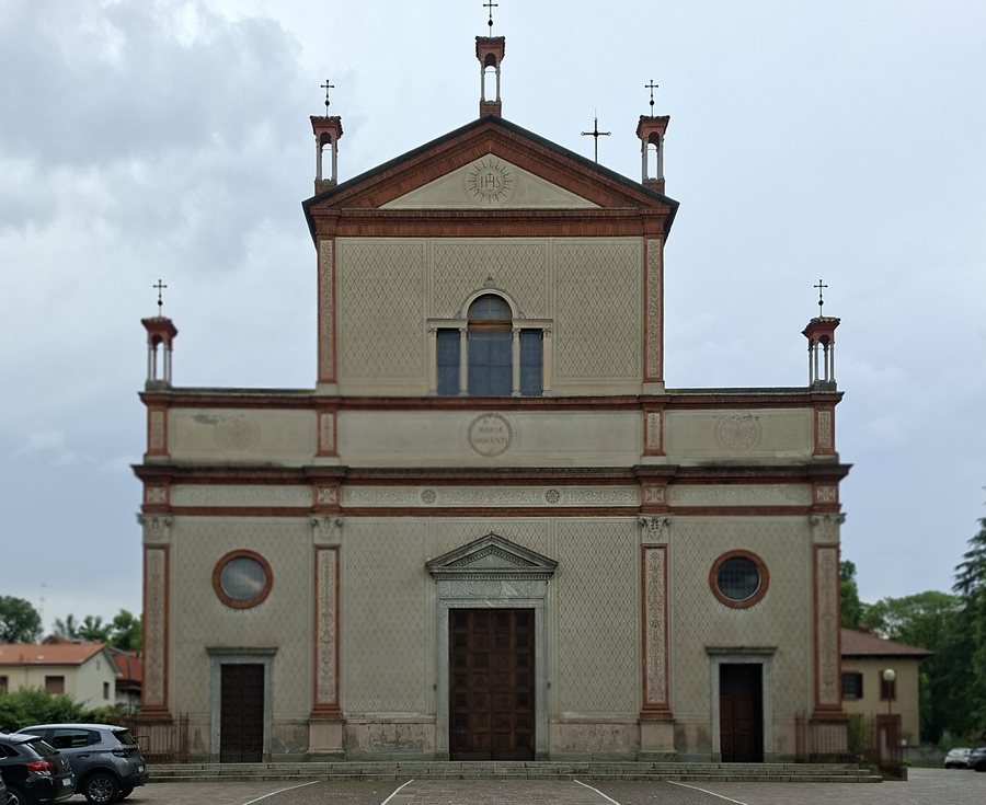 File:Santa Maria Nascente (Senago) - facade.jpg