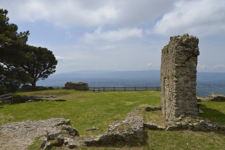 File:Castello Sant'Angelo - Tiriolo 01.jpg
