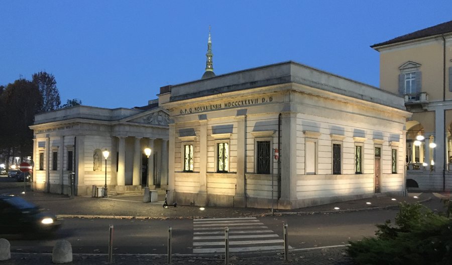 File:Barriera Albertina a Novara.jpg