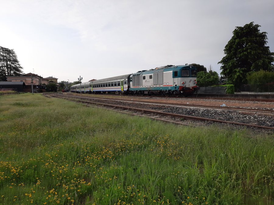 File:D445+Medie Distanze staz. Cossato.jpg