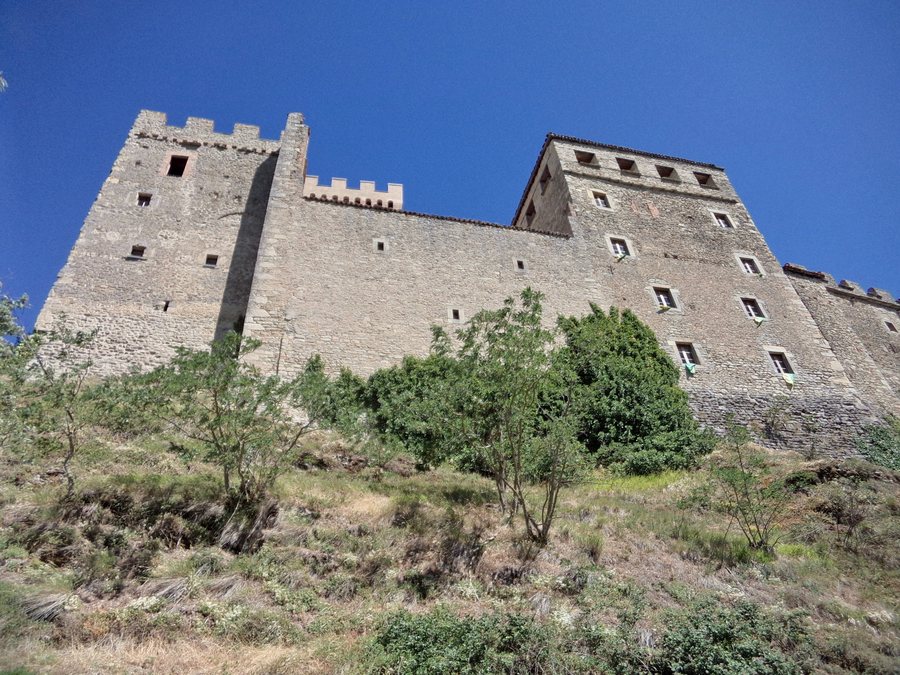 File:Castello di montecuccolo pavullo nel frignano.jpg