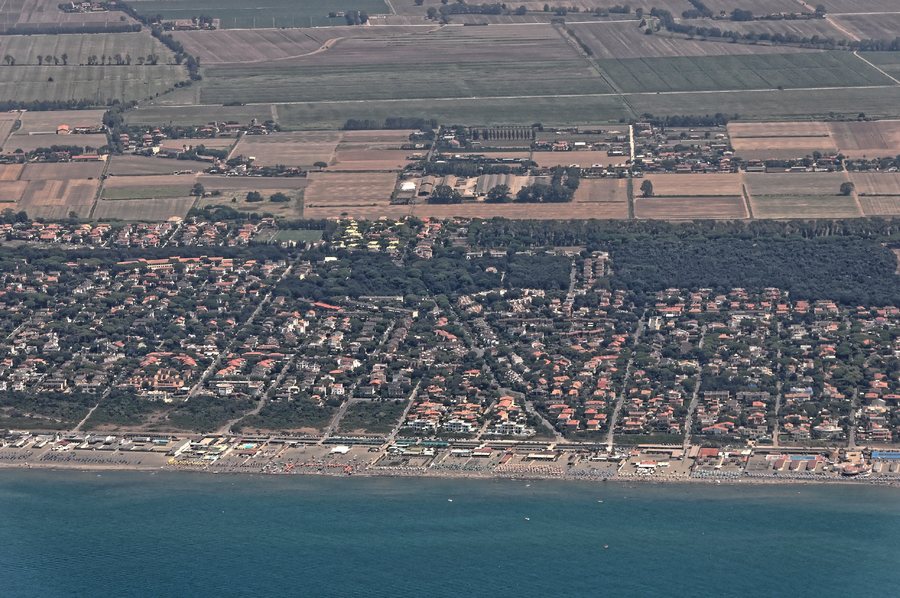 File:Palidoro, Fiumicino, Italy Flug -Rom-Düsseldorf-Hamburg 2013 by-RaBoe 039.jpg