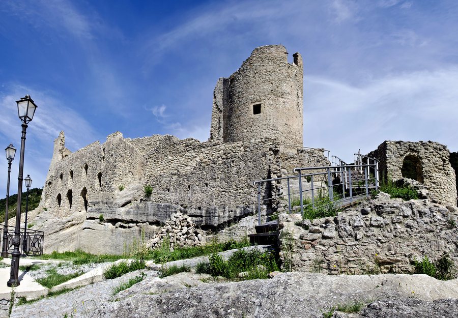 File:CAstle of Cleto 2.jpg