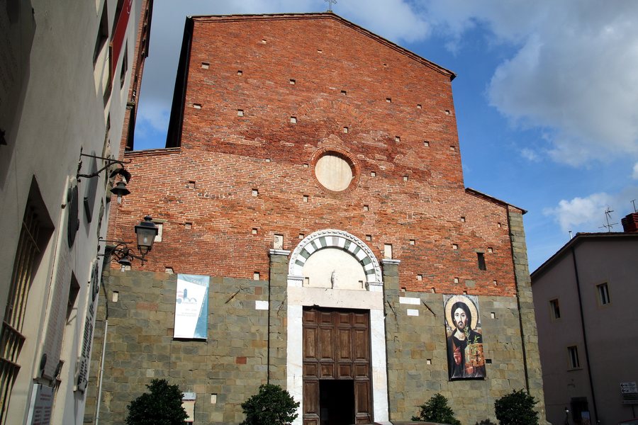 File:Chiesa di Sant'Andrea (Montecarlo), esterno 01.jpg