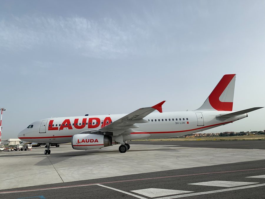 File:9H-LOW at Roma Ciampino.jpg