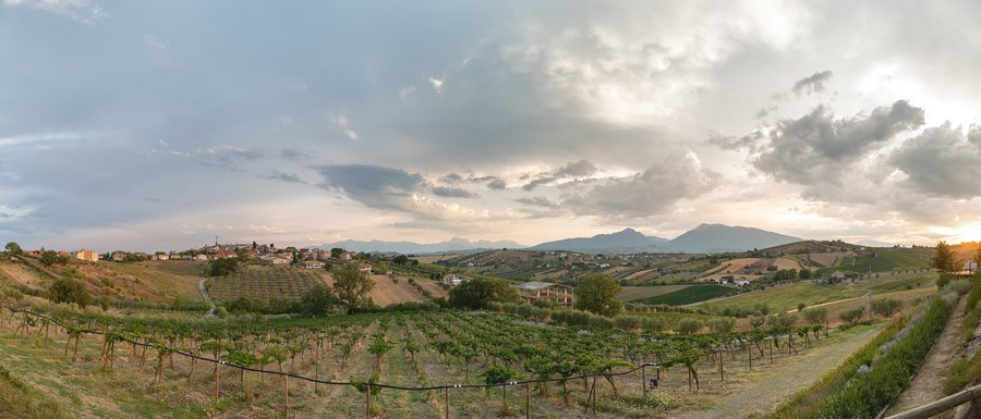 File:Colline Teramane - Torano Nuovo, Teramo, Italia - 14 Agosto 2024.jpg