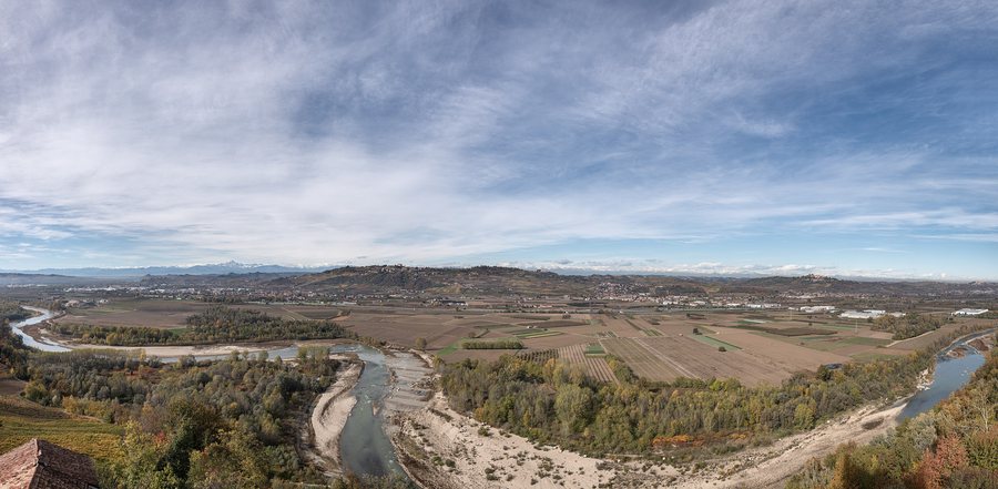 File:Tanaro River - Barbaresco, Cuneo, Italy - November 2, 2021.jpg