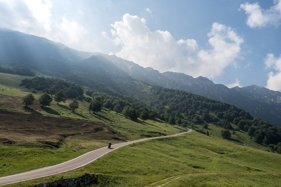 File:Strada Provinciale 8 - Ferrara di Monte Baldo, Verona, Italy - July 19, 2014 03.jpg