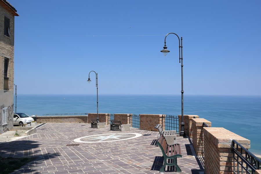 File:Silvi paese - Belvedere.JPG