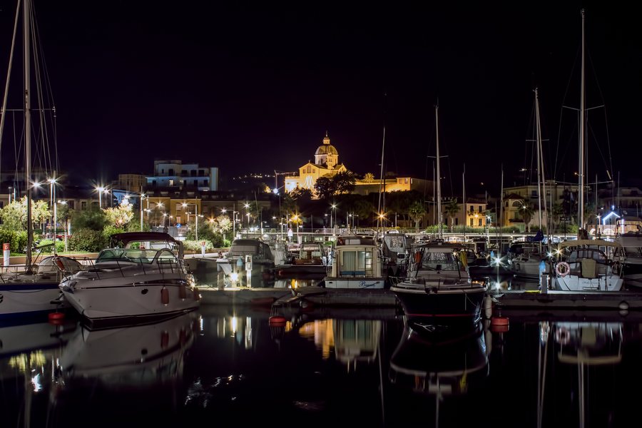 File:Loano - Porto di Loano.jpg