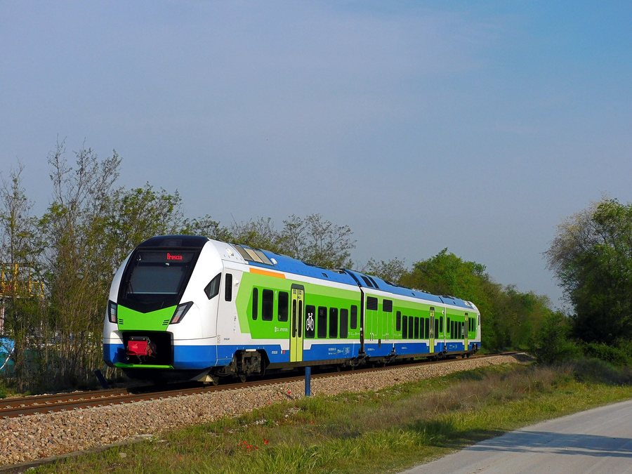 File:Trenord ATR 803 008 Ghedi Campagnola 20230422.jpg