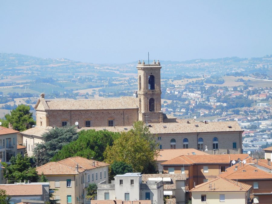 File:Recanati, Italy 03.jpg