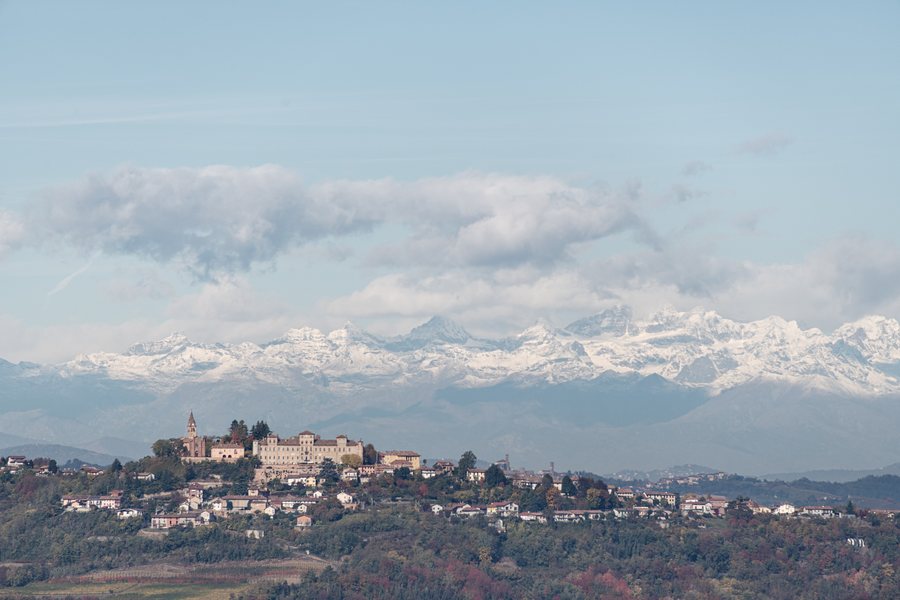 File:Magliano Alfieri - Neive, Cuneo, Italy - November 2, 2021.jpg