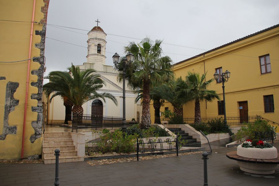 File:San Nicolò d'Arcidano - Chiesa di San Nicolò (01).jpg