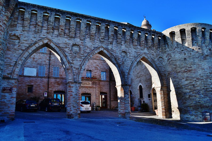 File:Petritoli - Tre Archi.jpg