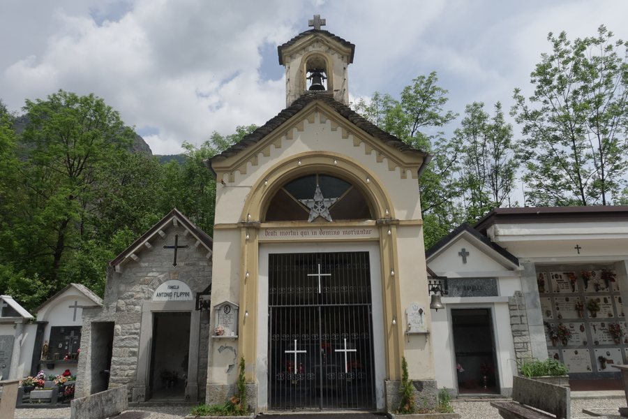 File:Antronapiana Cappella cimiteriale.jpg