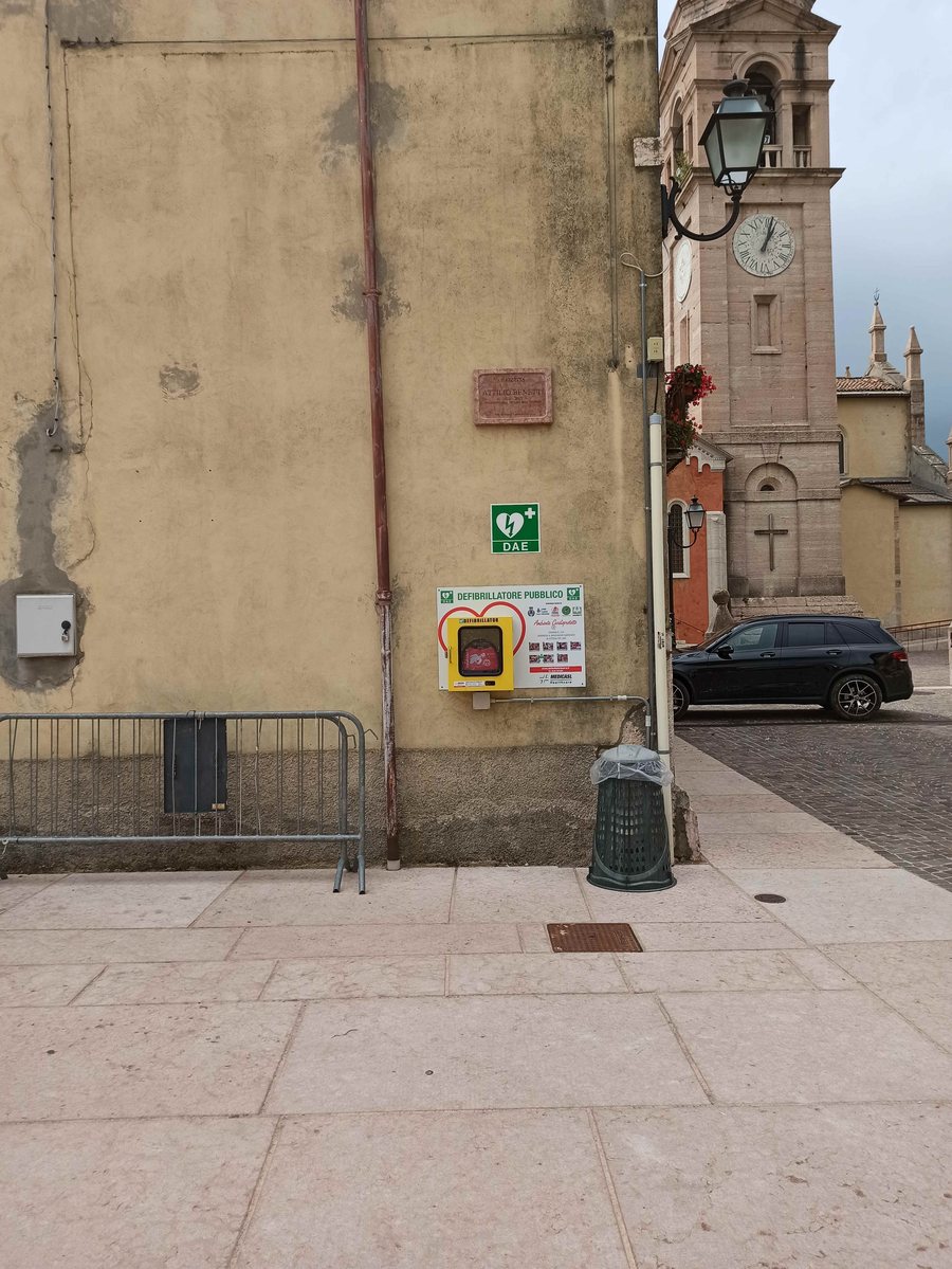 File:DAE presso Velo Veronese.jpg