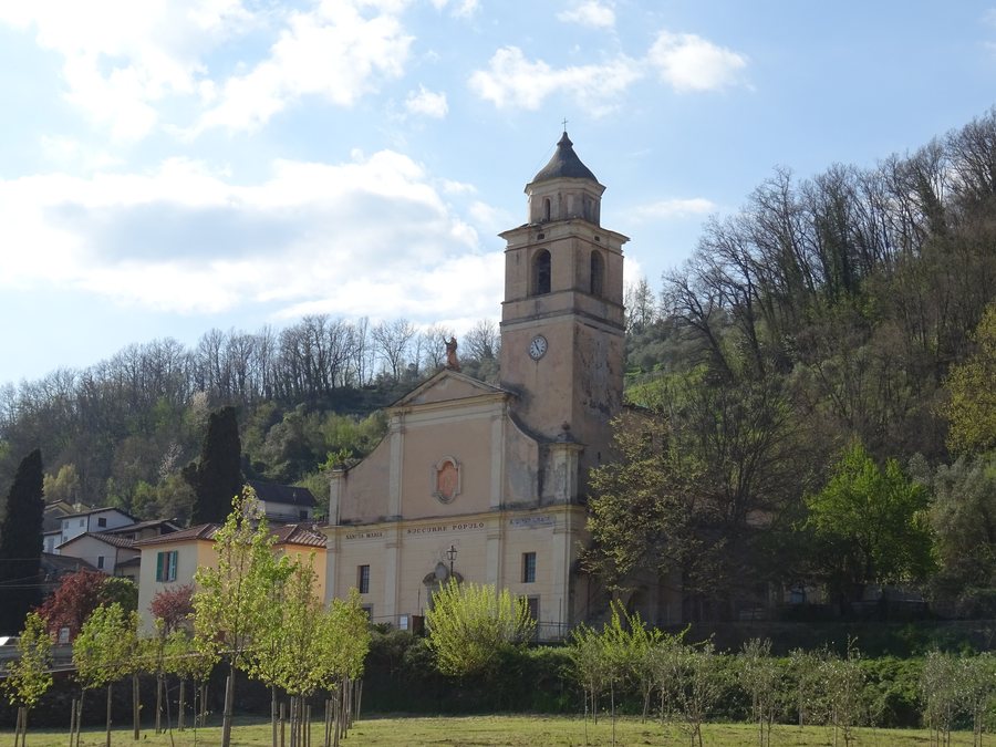 File:Monti di Licciana, chiesa di Santa Maria di Venelia 01.jpg