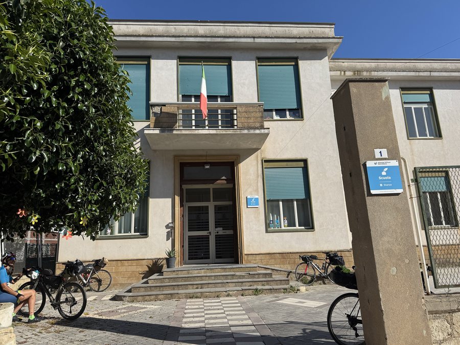 File:Albergo diffuso Montedoro 01.jpg