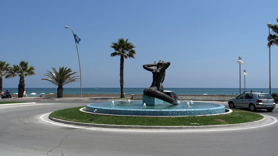 File:La Sirena, Tortoreto Lido TE, Abruzzo, Italy - panoramio.jpg