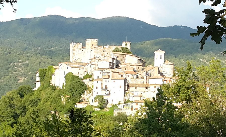 File:View on Ciciliano (Italy) from the garden of the convent.jpg