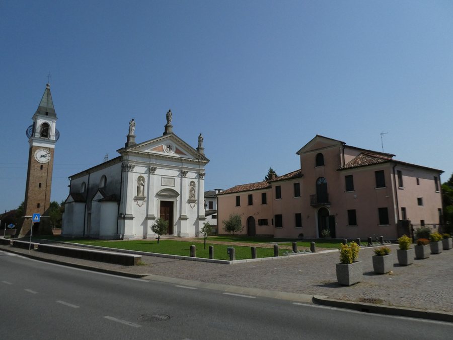 File:Fossò, chiesa di San Bartolomeo vecchia e canonica.jpg