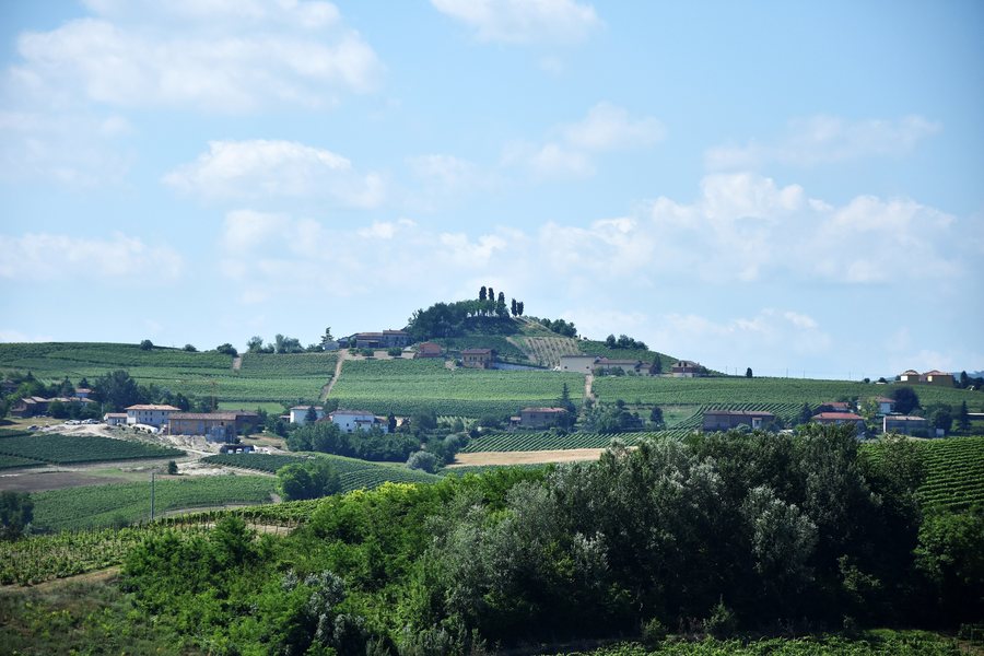 File:Costigliole d'Asti - Bricco Lù 1049.jpg