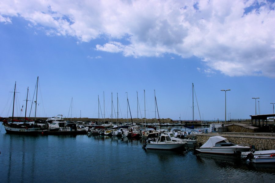 File:San Leone harbour.jpg