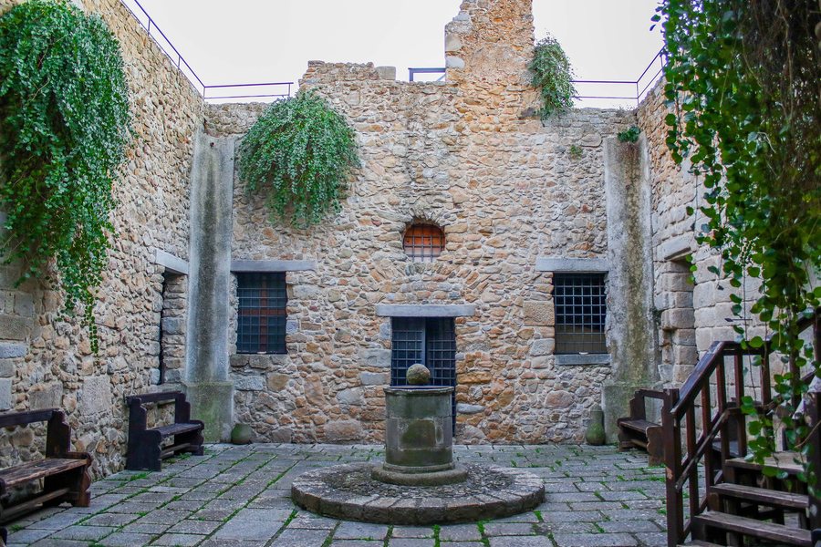 File:Fortezza carceraria, Ficarra.jpg