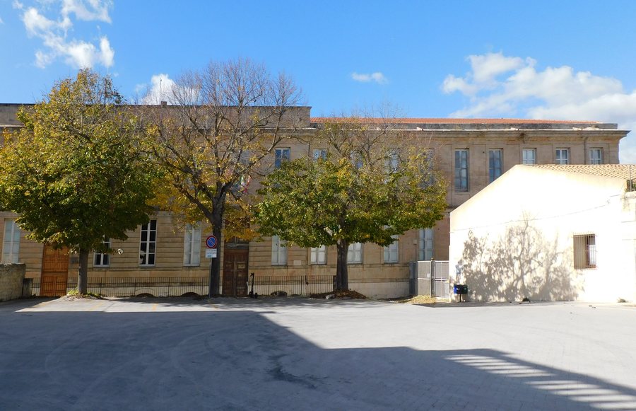 File:Plac doktora solarino ragusa uniwersytet.jpg