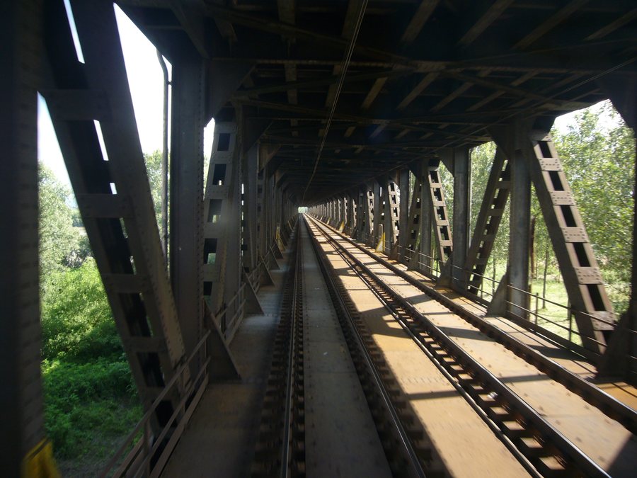 File:Bressana - Ponte sul Po.jpg