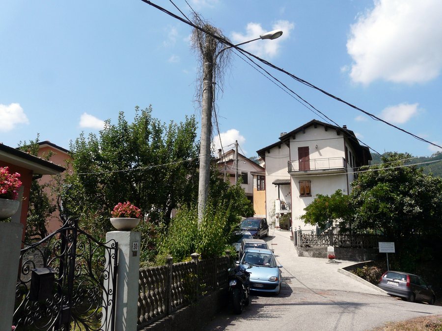 File:Cavanella Vara (Beverino)-centro storico.jpg