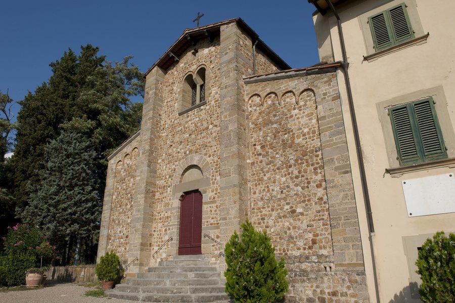 File:Chiesa-sammontana.jpg