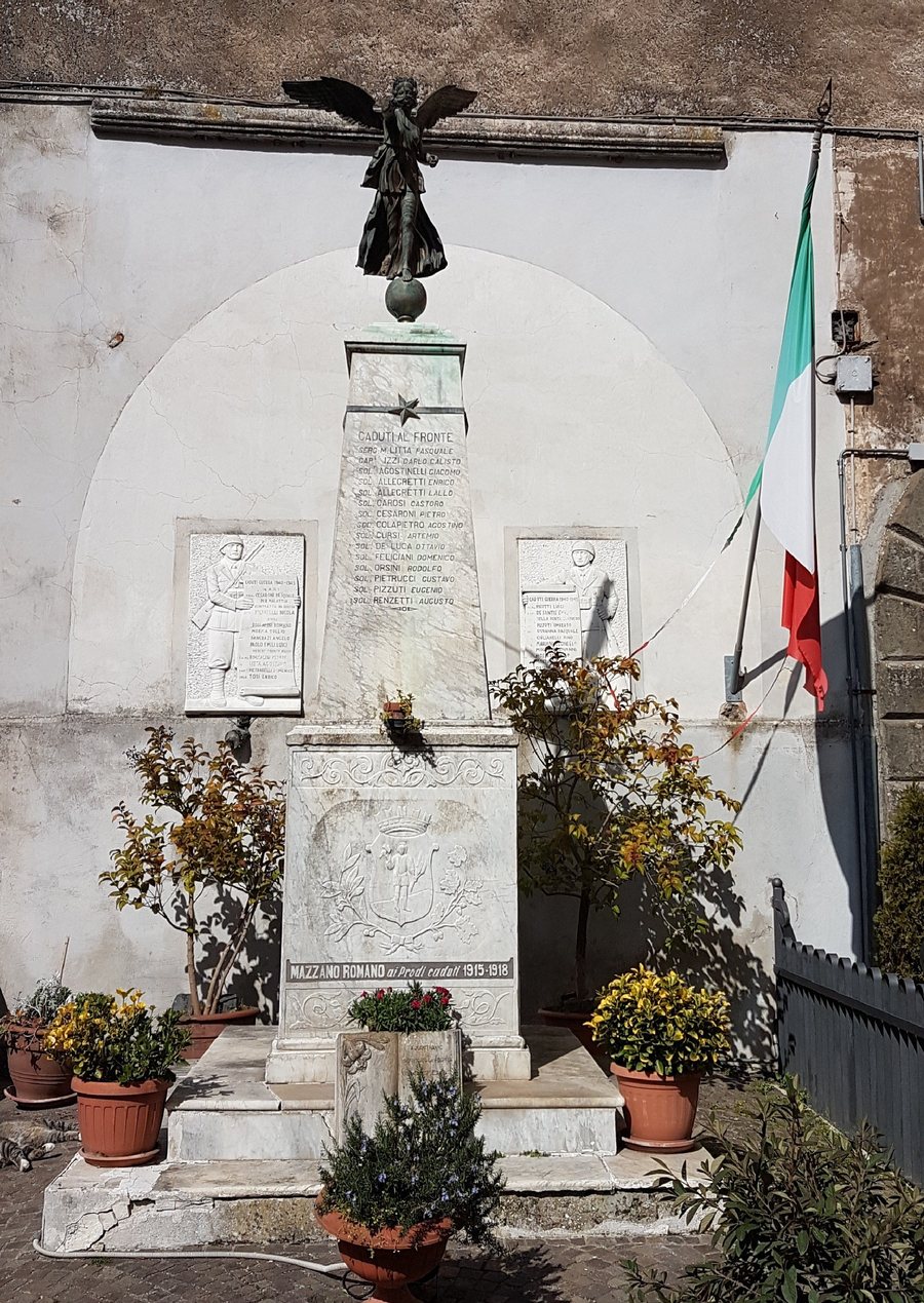 File:Monumento ai caduti di Mazzano Romano.jpg