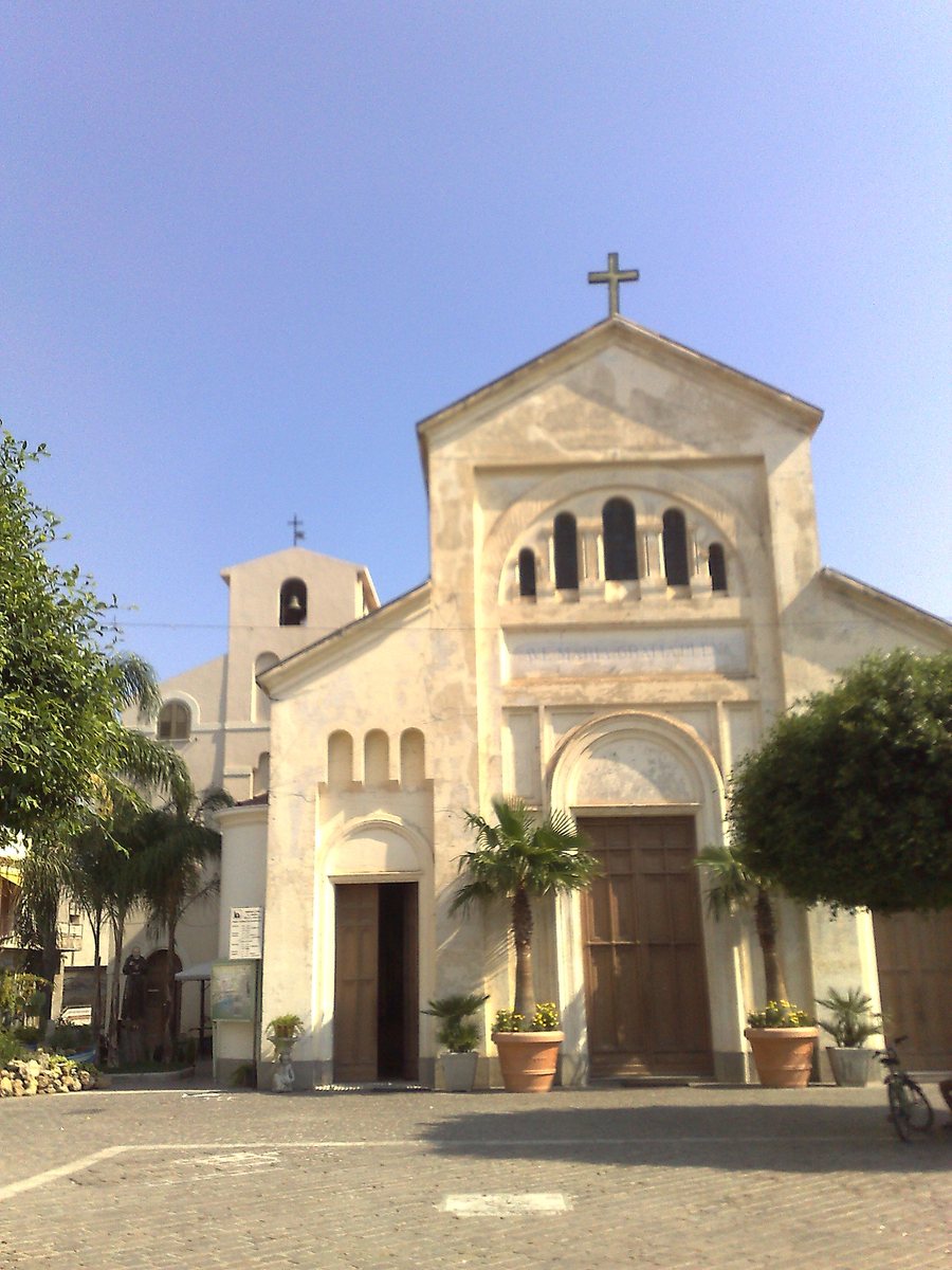 File:Chiesa Santa Maria delle Grazie - Lazzaro (Motta San Giovanni) - Italy - 3 Sept. 2008.jpg