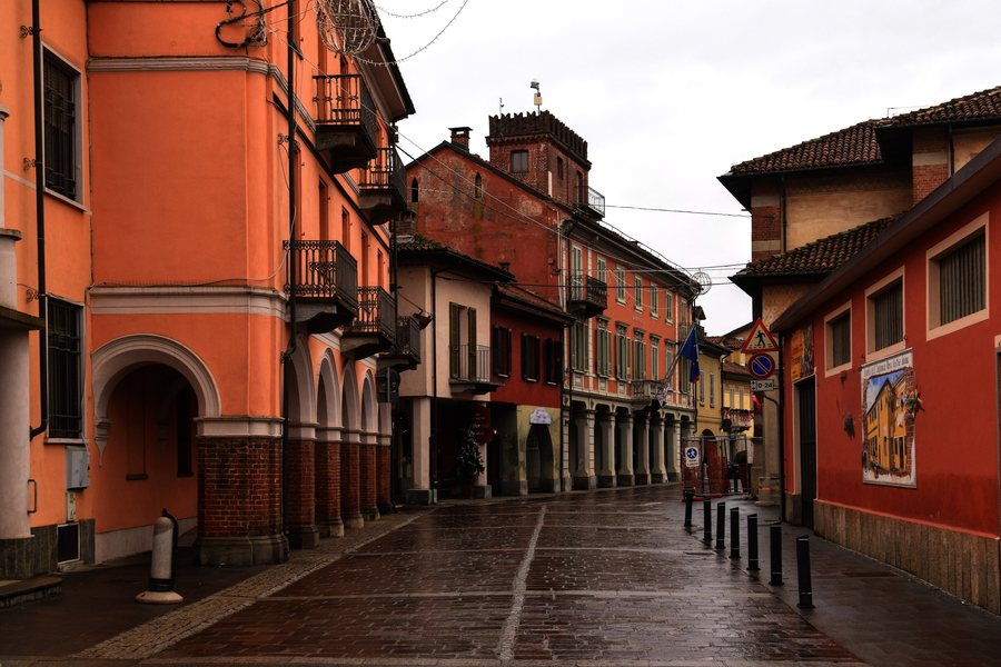 File:Corso Italia a Piobesi Torinese.jpg