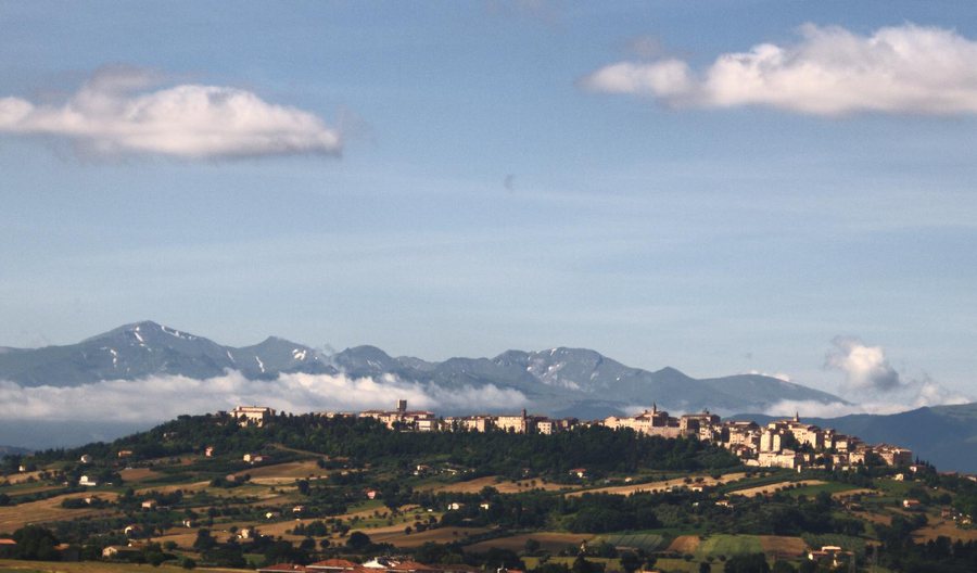 File:Treia Italia-Panorama.jpg