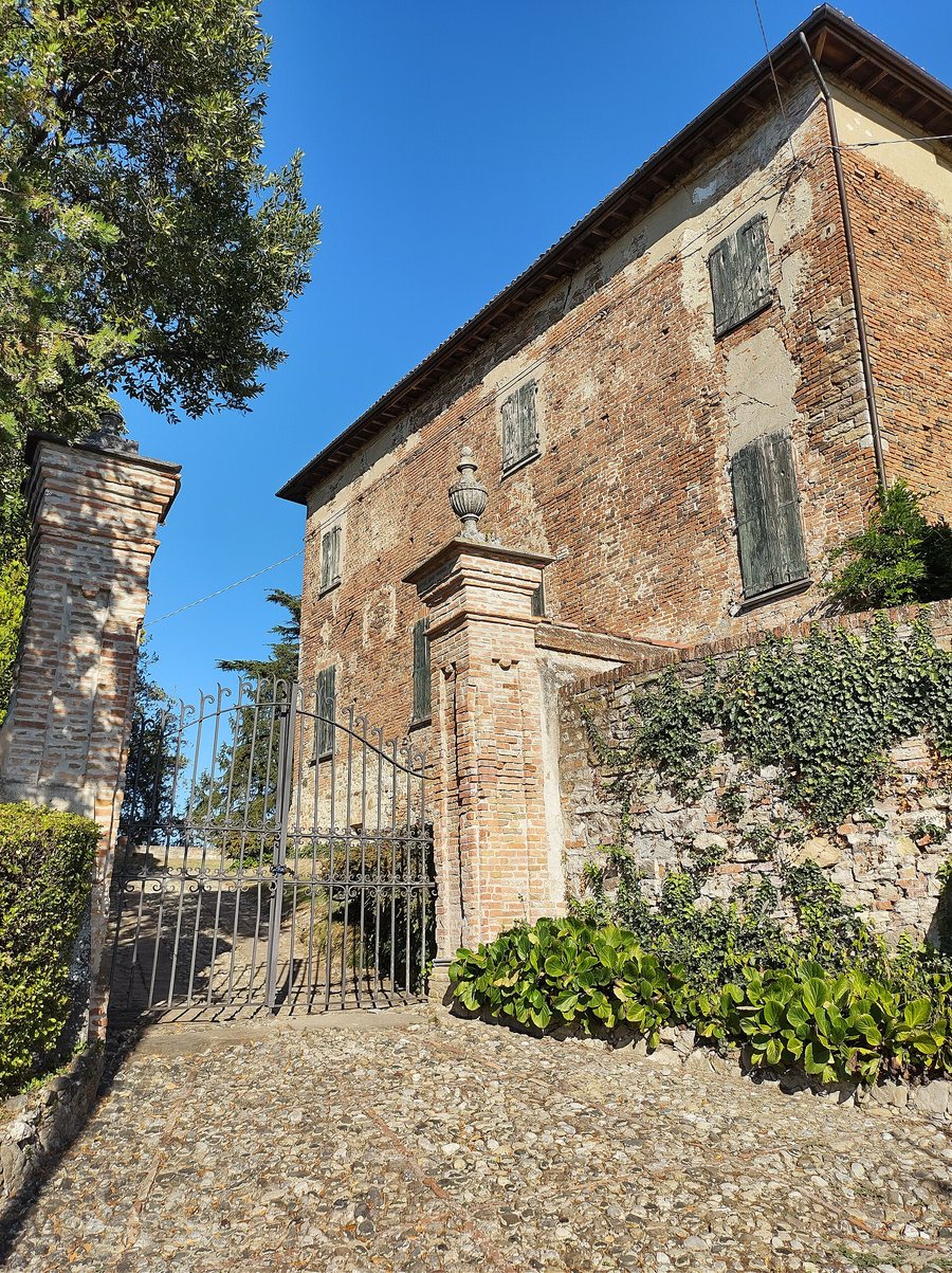File:Montecalvo Versiggia - Castello di Montecalvo - 2023-09-17 15-16-24 001.jpg