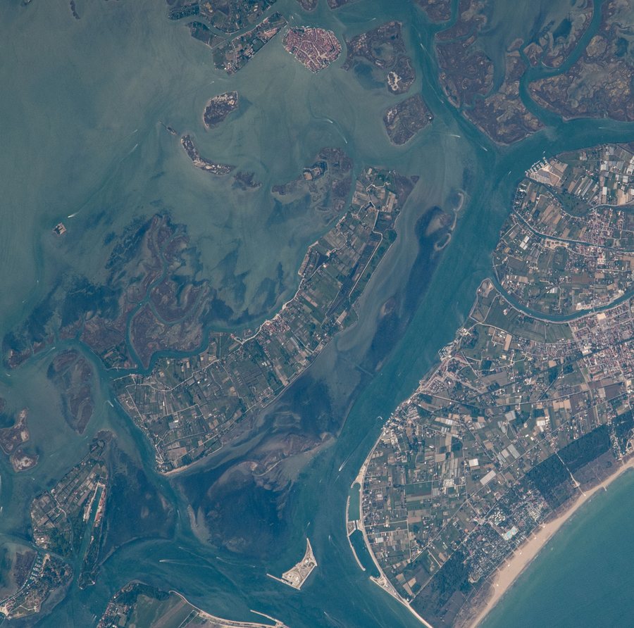 File:ISS065-E-116873 - View of Italy - Venetian lagoon - island Isola di Sant'Erasmo - Burano - Le Vignole - Canale di Treporti - Punta Sabbioni (Cavallino-Treporti) - MOSE Project (cropped).jpg